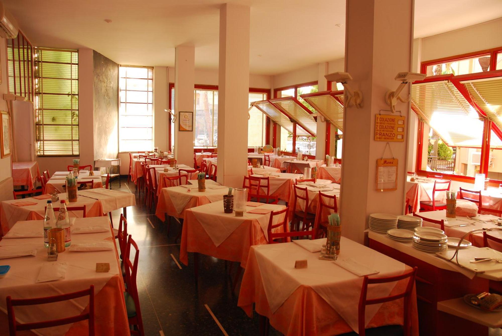 Hotel Colibri Finale Ligure Ngoại thất bức ảnh