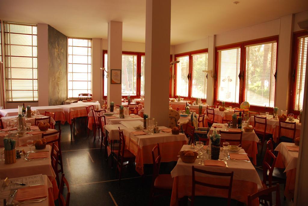 Hotel Colibri Finale Ligure Ngoại thất bức ảnh