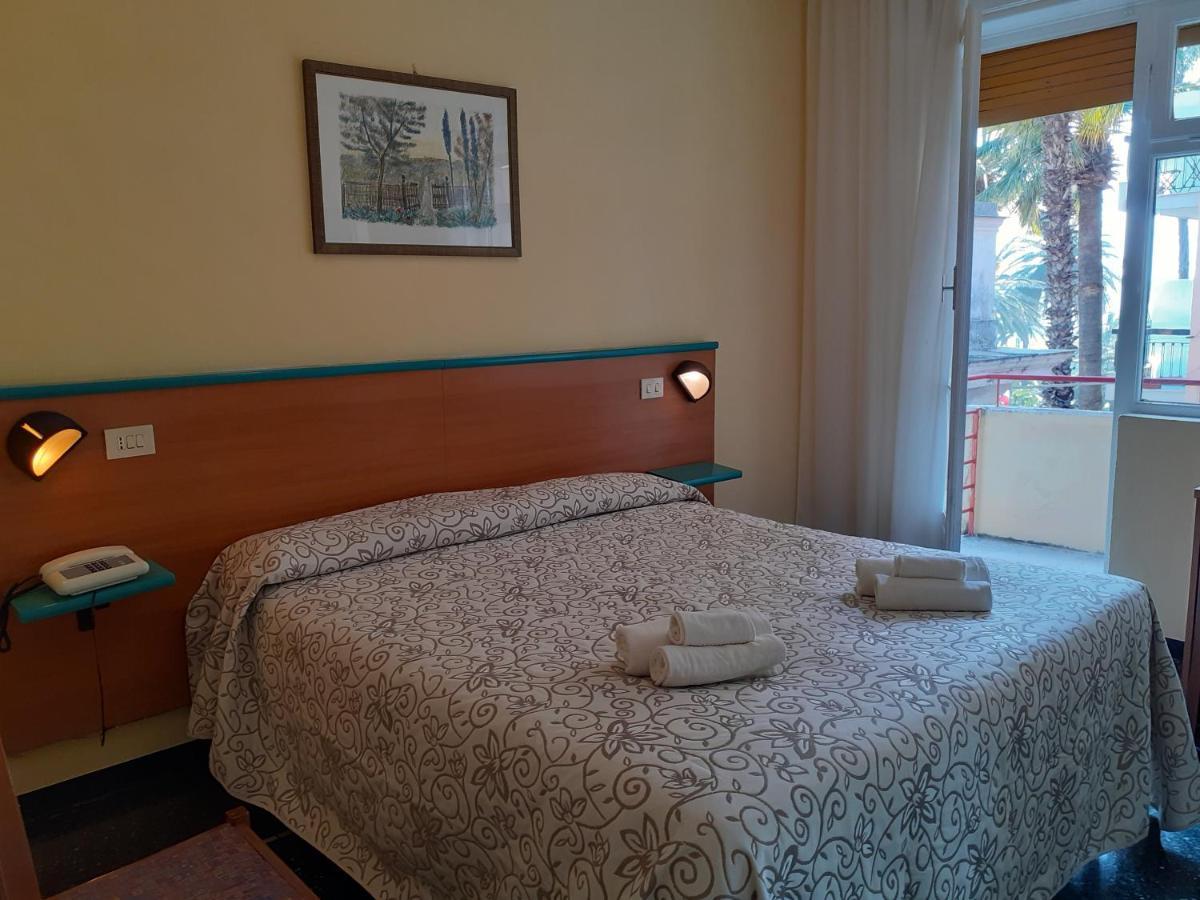 Hotel Colibri Finale Ligure Ngoại thất bức ảnh