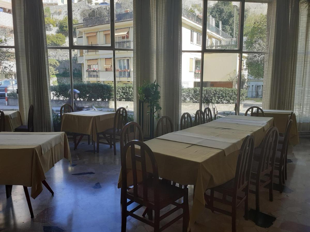 Hotel Colibri Finale Ligure Ngoại thất bức ảnh